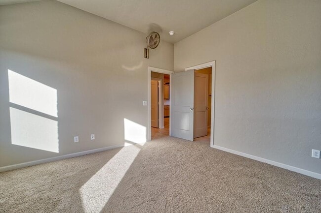 Building Photo - 1530 S 7th St