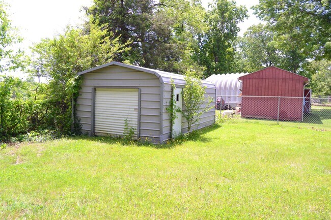 Building Photo - 279 Poe Dr