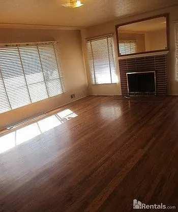 Building Photo - 3871 S Clovis Ave