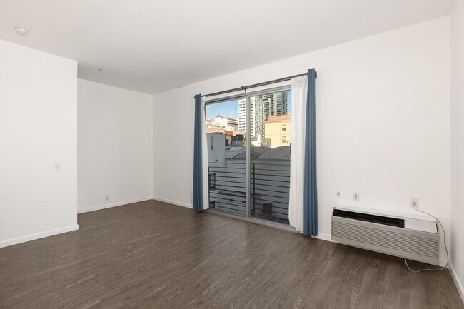 Building Photo - 908 G St