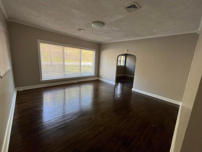 Building Photo - 6075 Lee Hwy