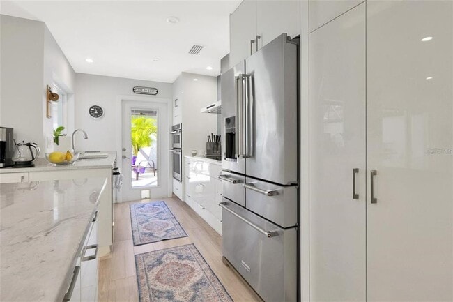 Building Photo - 3694 Glen Oaks Manor Dr