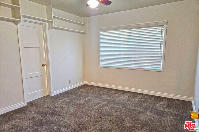 Building Photo - 9966 Glencrest Cir