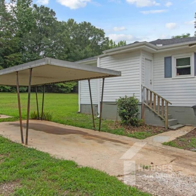 Building Photo - 110 McCullough Rd