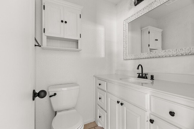 Building Photo - 5000 Buffalo Ave