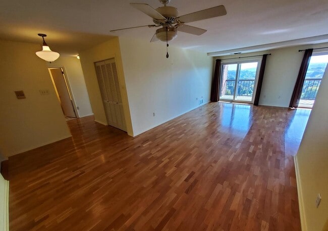 Building Photo - 1375 Pershing Blvd