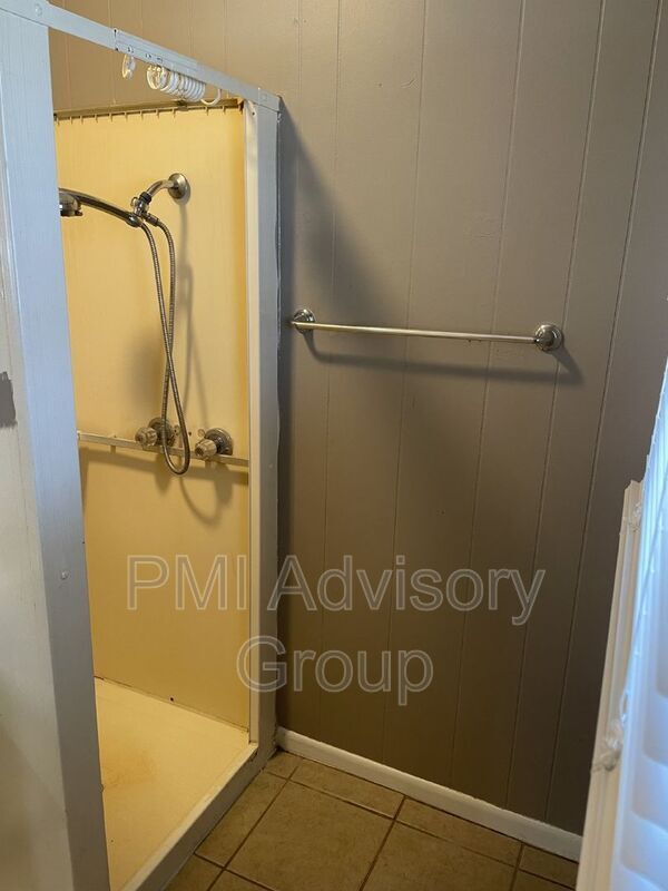 Building Photo - 308 Chestnut St