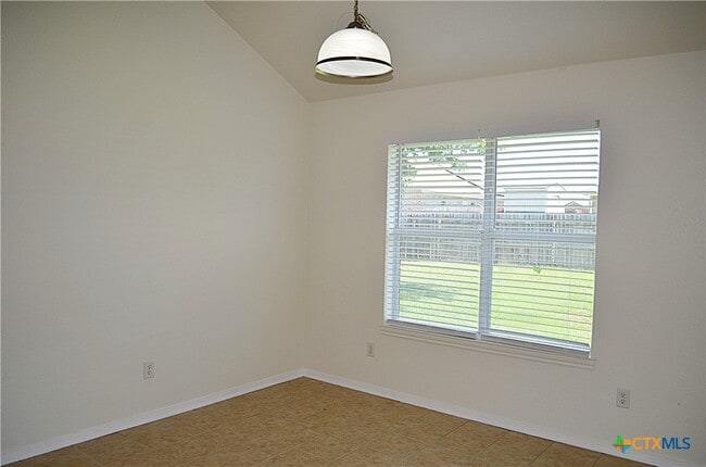 Building Photo - 5802 Venetian Ct