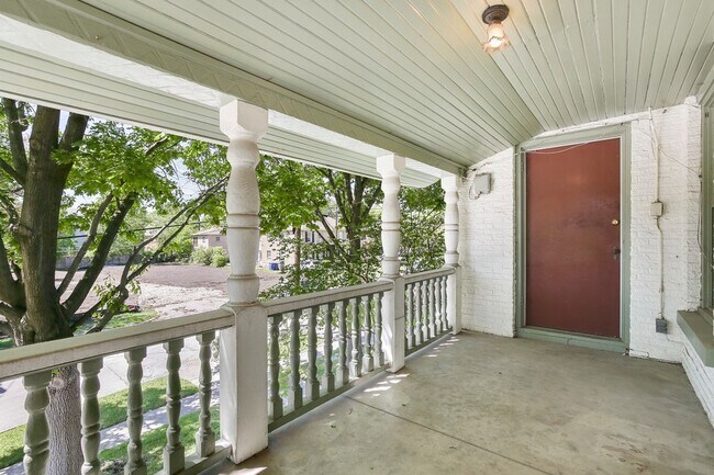 Building Photo - 6025 Lewis St