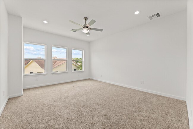 Building Photo - 256 Capetown Way