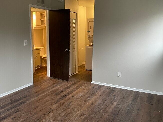 Building Photo - 38255 Fairway Ct