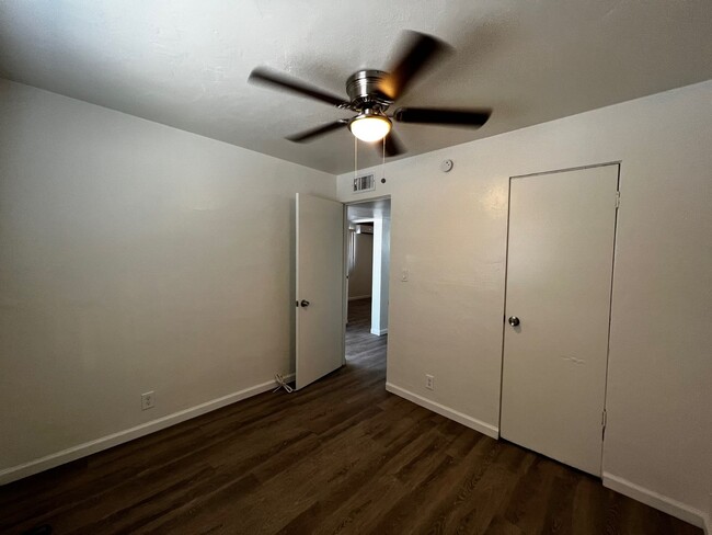 Building Photo - Remodeled 2 Bedroom 1 Bath