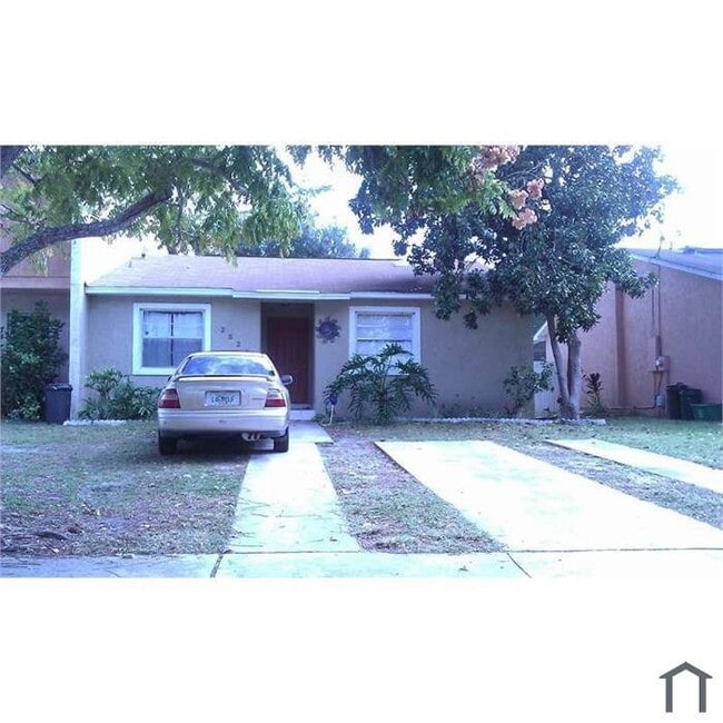 Building Photo - 2521 Rio Pinar Lakes Blvd