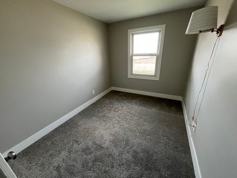 Building Photo - 393 W 20th St