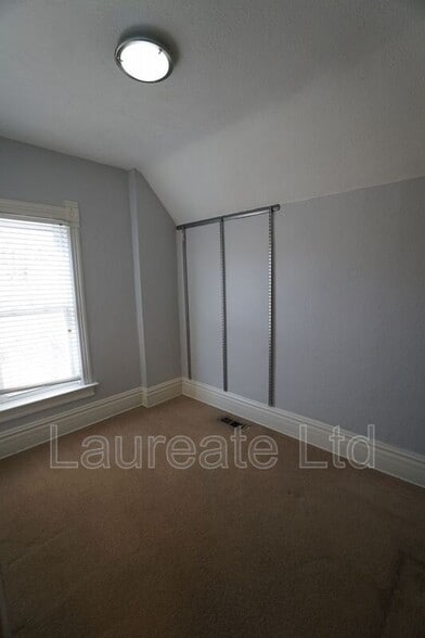 Building Photo - 39 Sherman St