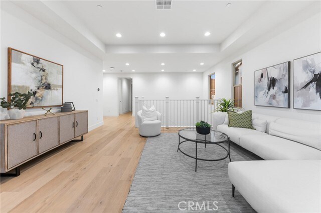 Building Photo - 206 Collino