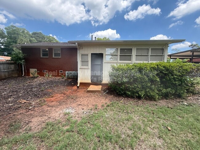 Building Photo - 2700 Brightwood Ct