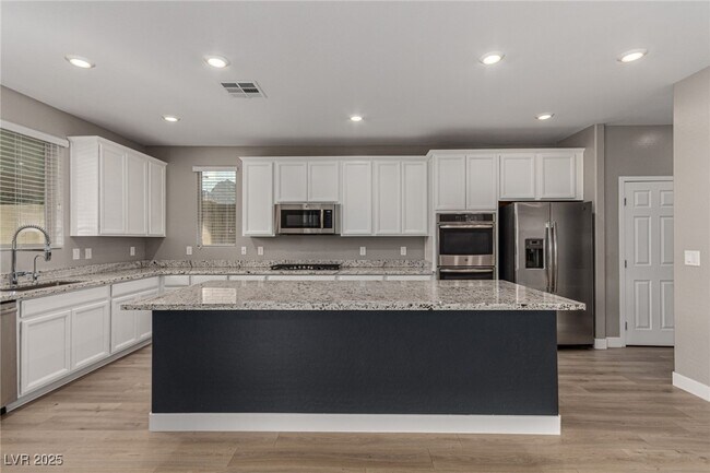 Building Photo - 759 Rogue Wave St