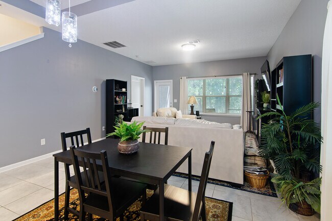 Building Photo - 3268 Chestnut Ridge Way