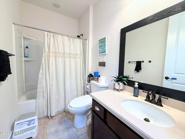 Building Photo - 102 Ann Scott Dr