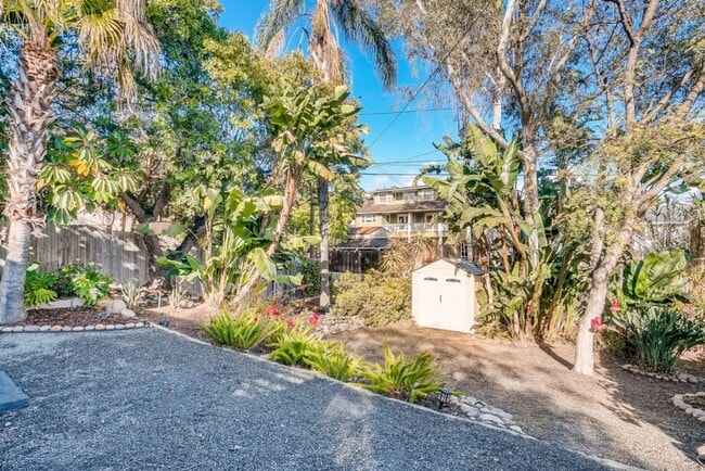 Building Photo - Quaint Remodeled 2 Bedroom Home in South Park