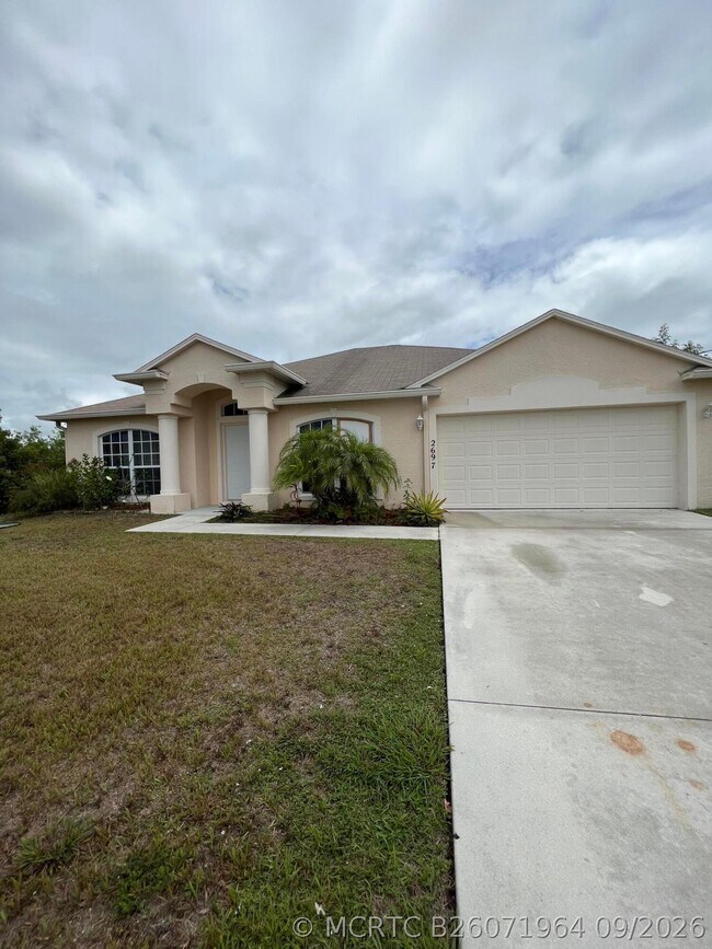 Building Photo - 2697 SW Altamira Ave
