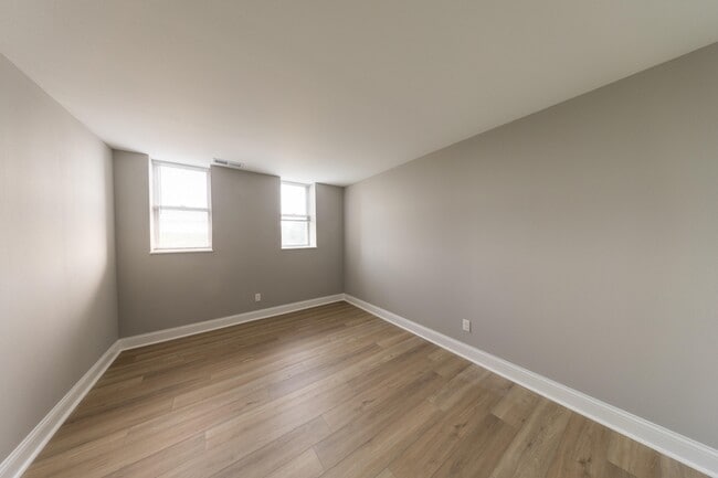 Building Photo - 5630 Pershing Ave