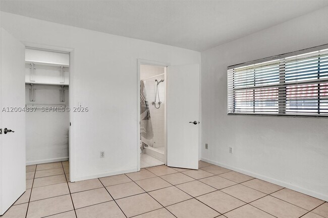 Building Photo - 8650 SW 67th Ave