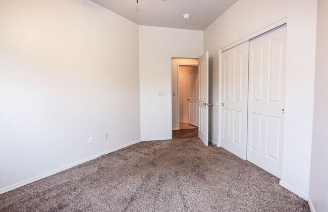 Building Photo - Granville Amenities