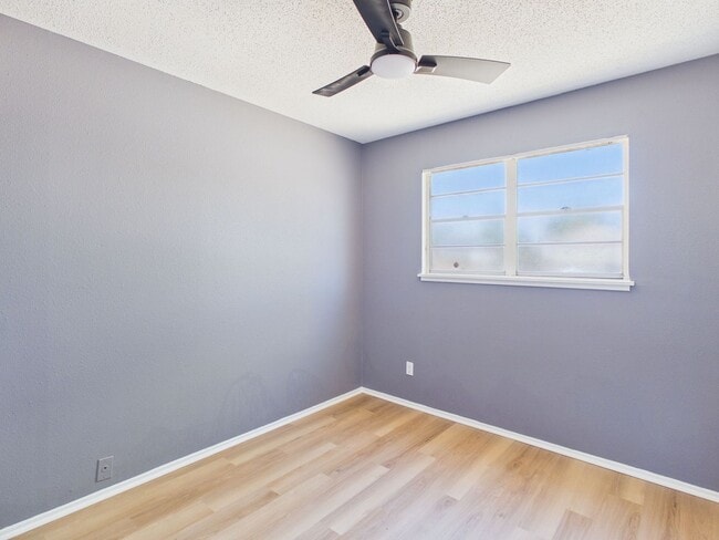 Building Photo - 3810 Mesa Verde Dr