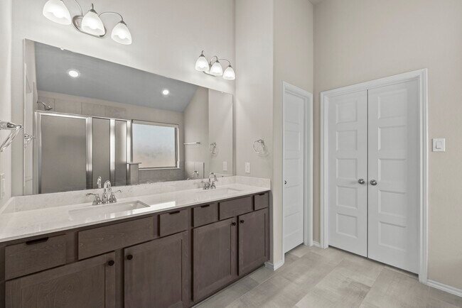 Building Photo - 25402 Kidwiler Dr