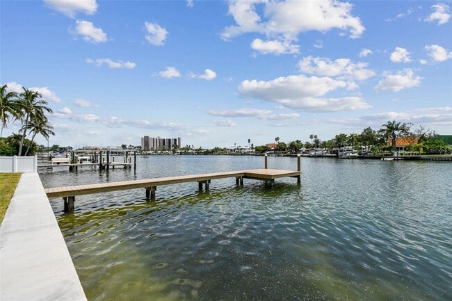 Building Photo - 3 Treasure Ln