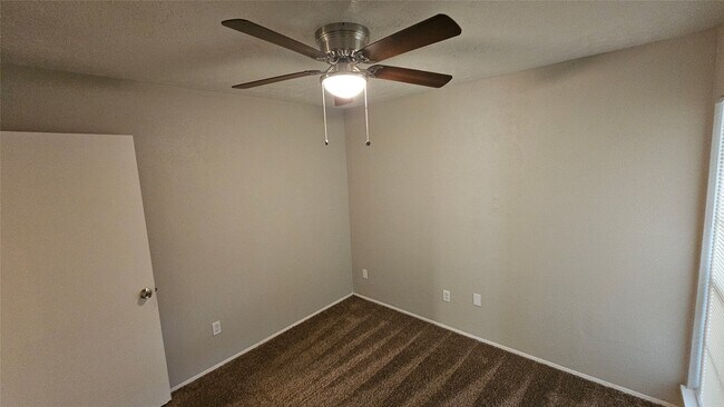 Building Photo - 22903 Millgate Dr