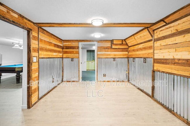 Building Photo - 203 N Bruce Dr