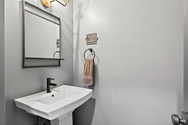 Building Photo - 15801 Andrie St NW