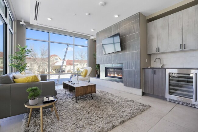 Building Photo - Luxe Condo Near Regis With Covered Parking Included