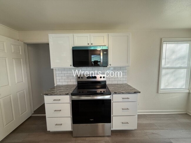 Building Photo - 3 Bedrooms | 1 Bathroom | Rancher with Large Detached Shop