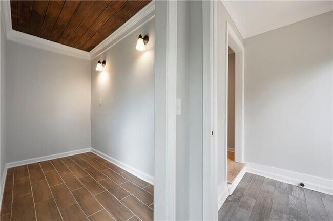 Building Photo - 2356 Pinkney Dr