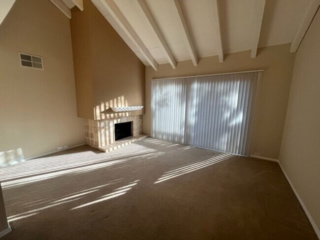 Primary Photo - Cozy 1bed 1 bath with in-unit Washer and D...
