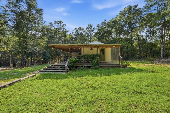 Building Photo - Must-See Country Retreat with Modern Convenience