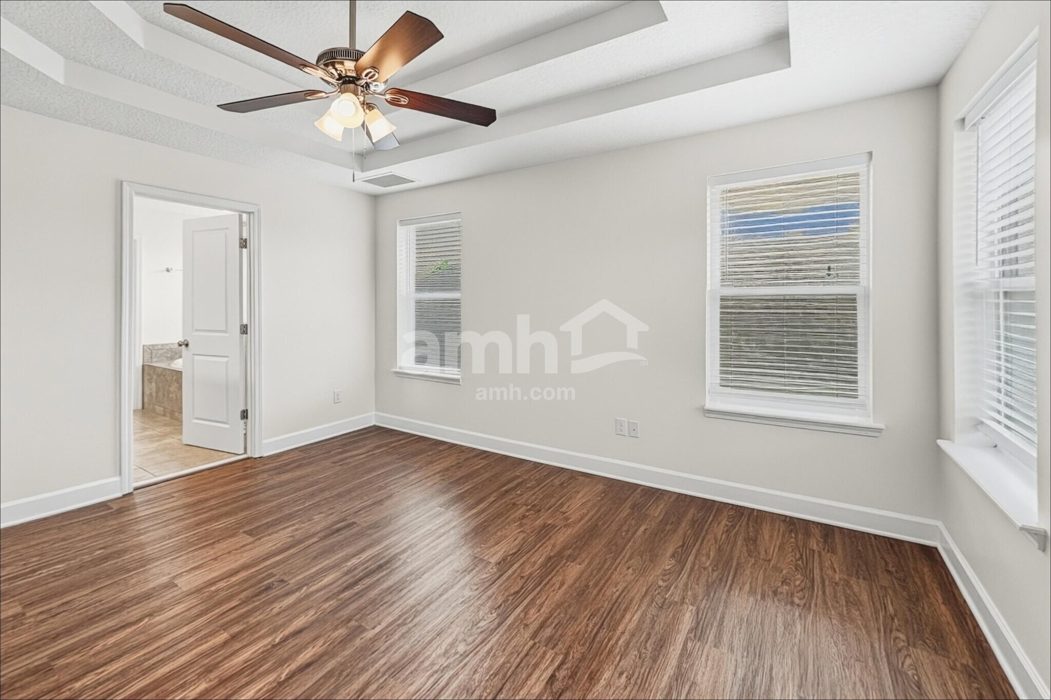 Building Photo - 31 Hiller Ln
