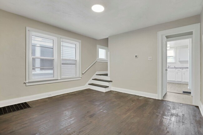 Building Photo - 657-659-659 S Burgess Ave