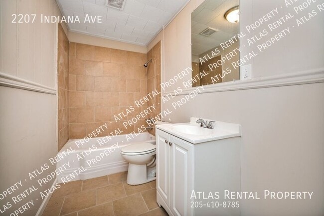 Building Photo - 2207 Indiana Ave