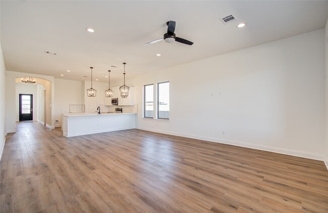 Building Photo - 1248 Rd 5802