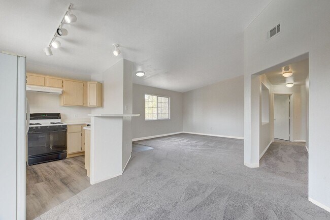 Building Photo - Freshly Renovated 2 Bedroom Condo