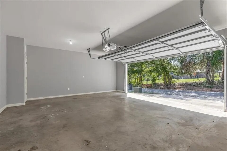 Building Photo - 1736 S 39th Pl