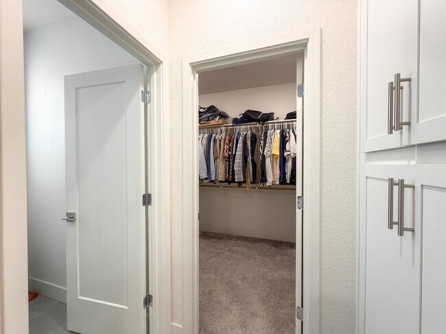 Building Photo - 2665 Luna Ave