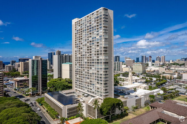 Banyan Tree Plaza - 1212 Punahou St Honolulu HI 96826 | Apartment Finder