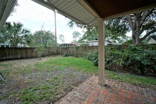 Building Photo - 3306 Lacewood Rd