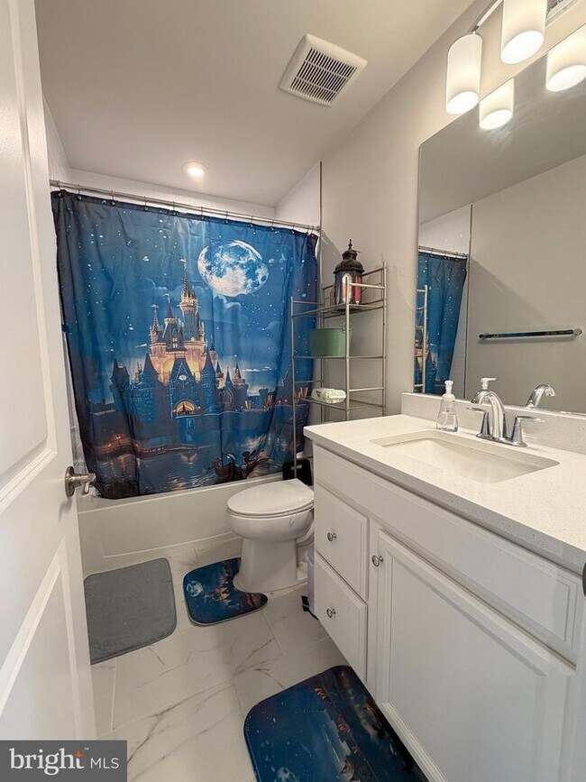 Building Photo - 10802 Foxtrot Cir